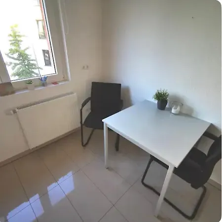 Apartment Greensun-homes Messe, Flughafen Und Zentrums Nah, Ruhig, Modern, Schnelles Wlan, Balkon Und Küche, Freies Parken, 4 Schlafplätze Möglich Köln